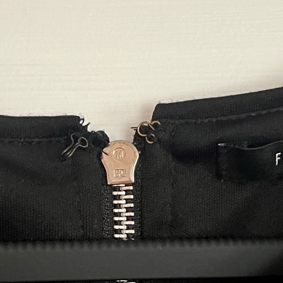 #46 FOREVER 21 • SEQUIN PEPLUM TANK TOP - Picture 4 of 5